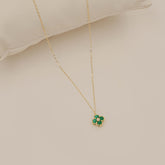 Van-Cleef Green Necklace 0.54 Grams, 18kt Gold